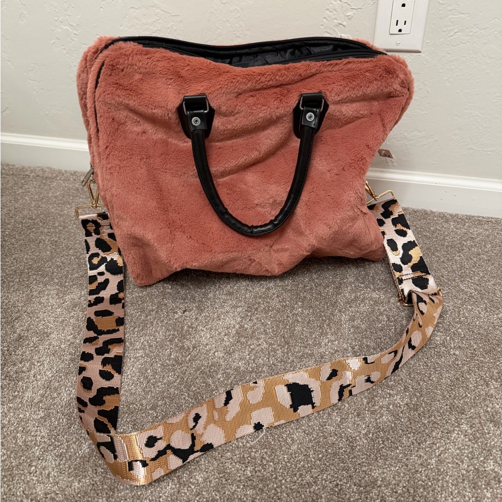 Faux Fur Tote Bag with Leopard Strap